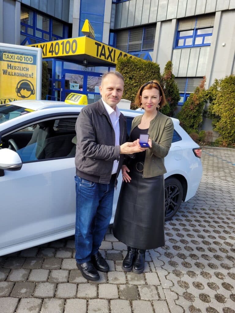 Taxi 40100
Senioren
Hunde