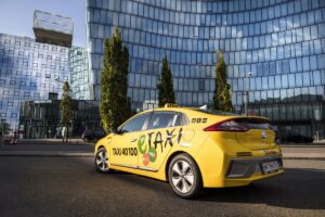 Elektronisch betriebenes E-Taxi von 40100