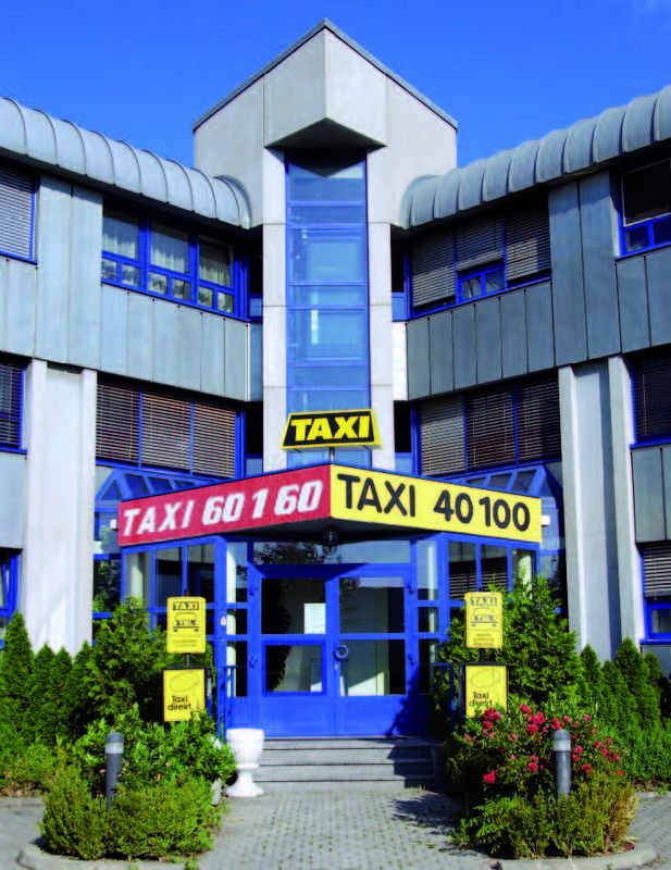 Taxi 40100 und Taxi 60 1 60 Gebäude an der Pfarrgasse