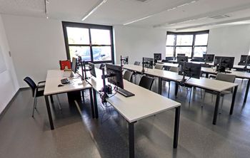 Taxischule Raum mit PCs
