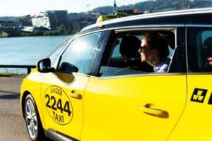 Kunde im Taxi von Taxi2244
